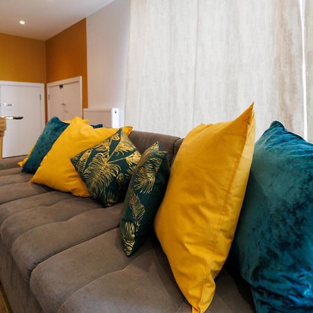 City Centre, Sleeps 7, Stunning Views & Parking, Interconnected Rooms Long Stay Work Contractor Leisure, Diamond Penthouse เคมบริดจ์ ภายนอก รูปภาพ