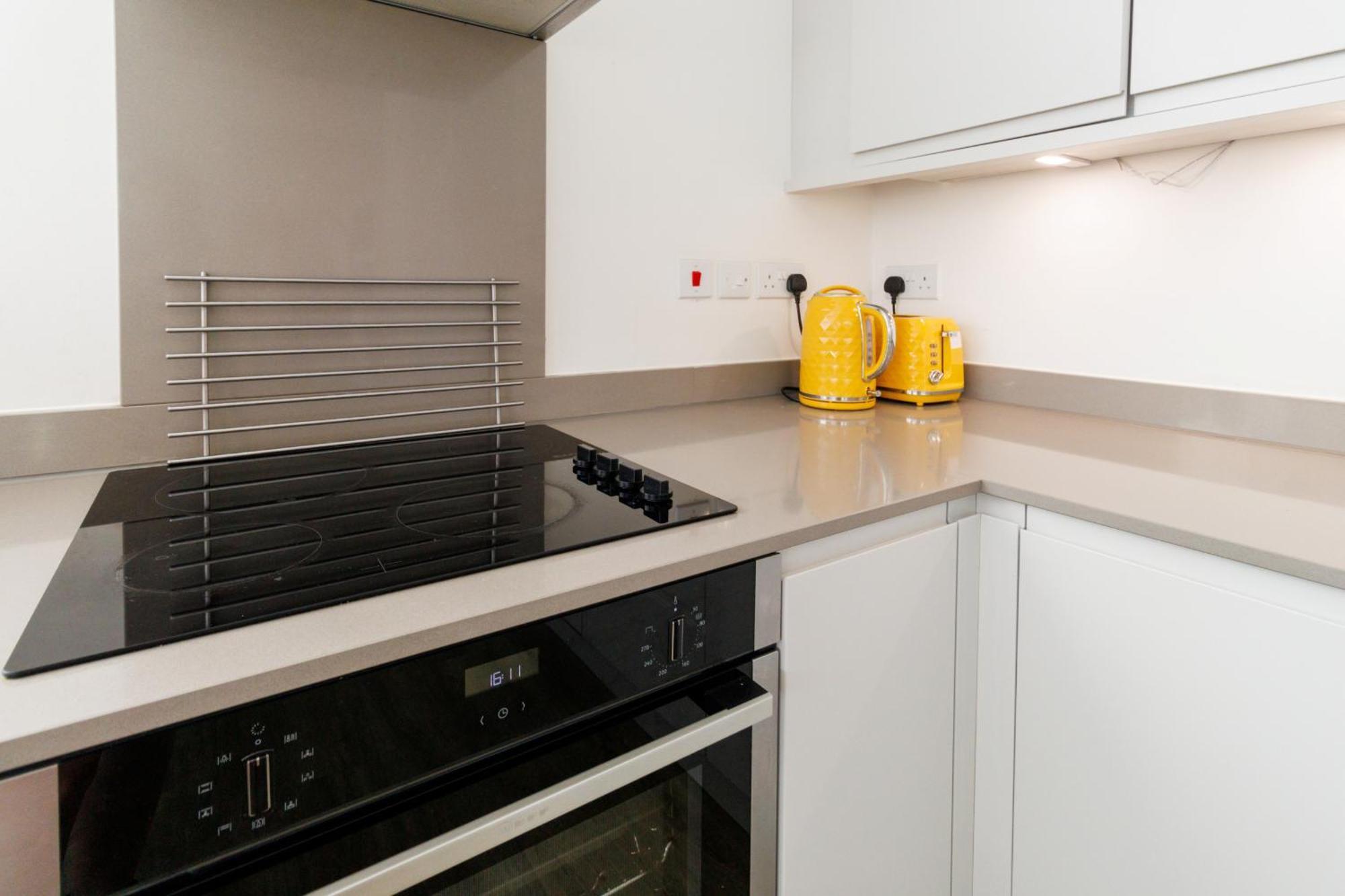City Centre, Sleeps 7, Stunning Views & Parking, Interconnected Rooms Long Stay Work Contractor Leisure, Diamond Penthouse เคมบริดจ์ ภายนอก รูปภาพ