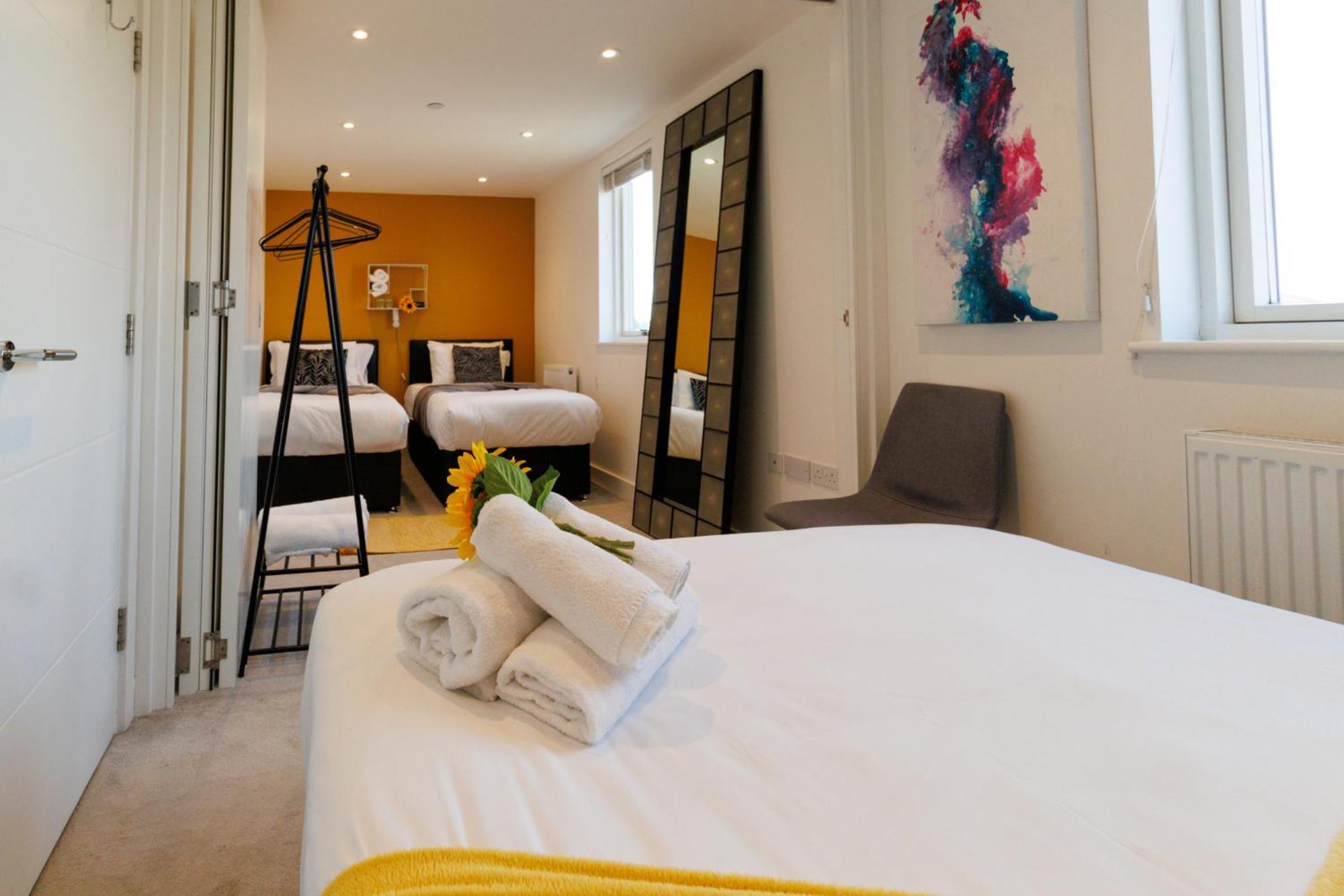 City Centre, Sleeps 7, Stunning Views & Parking, Interconnected Rooms Long Stay Work Contractor Leisure, Diamond Penthouse เคมบริดจ์ ภายนอก รูปภาพ