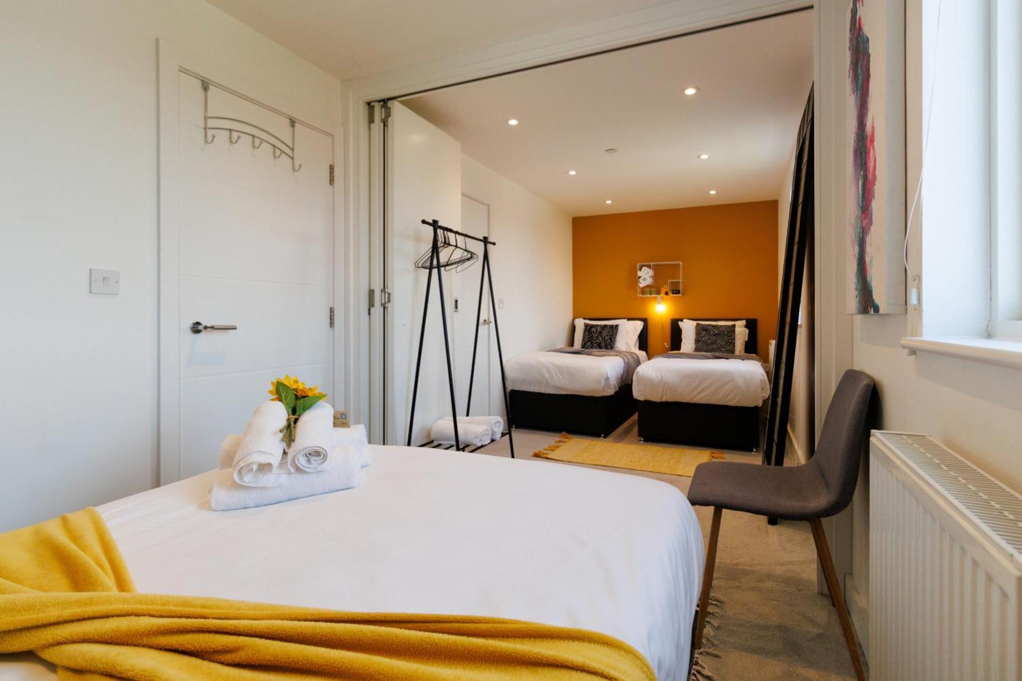 City Centre, Sleeps 7, Stunning Views & Parking, Interconnected Rooms Long Stay Work Contractor Leisure, Diamond Penthouse เคมบริดจ์ ภายนอก รูปภาพ