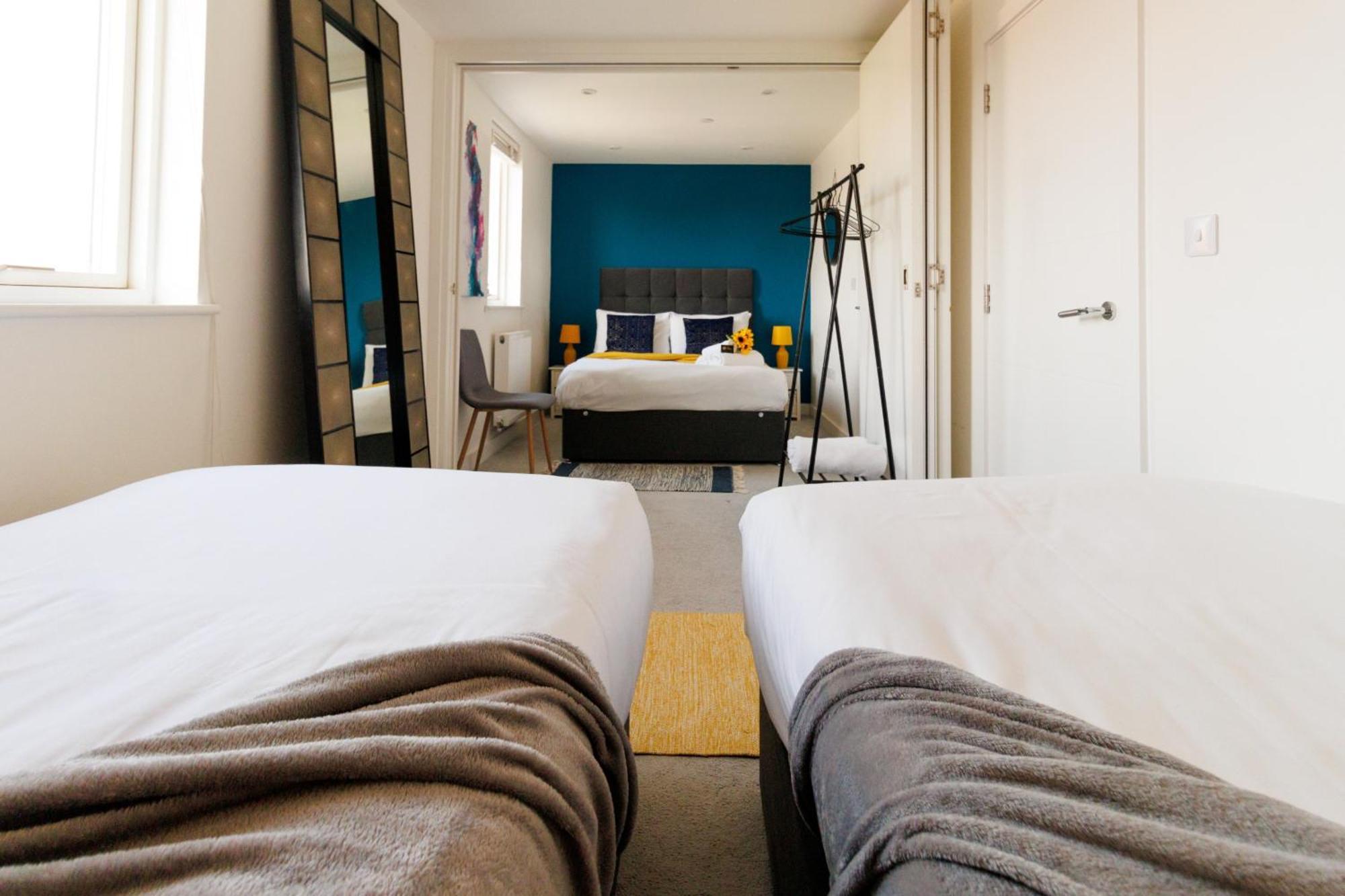 City Centre, Sleeps 7, Stunning Views & Parking, Interconnected Rooms Long Stay Work Contractor Leisure, Diamond Penthouse เคมบริดจ์ ภายนอก รูปภาพ