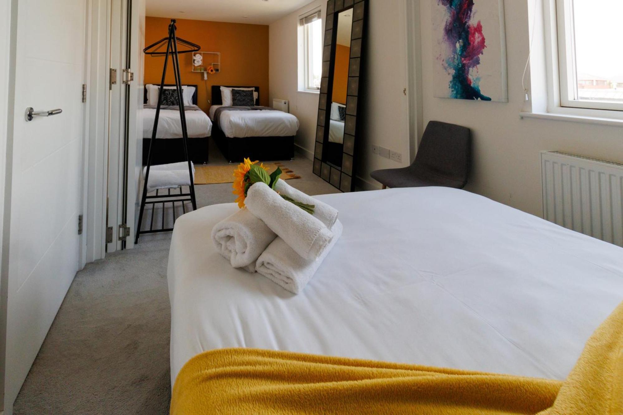 City Centre, Sleeps 7, Stunning Views & Parking, Interconnected Rooms Long Stay Work Contractor Leisure, Diamond Penthouse เคมบริดจ์ ภายนอก รูปภาพ