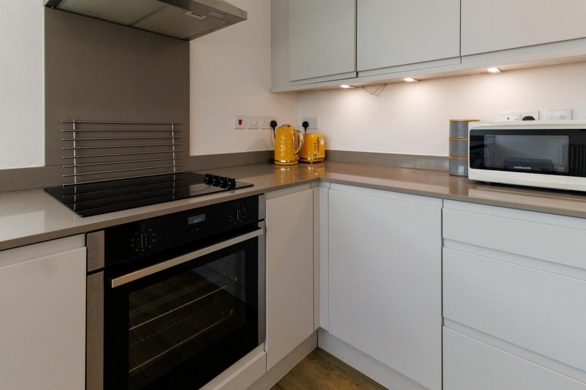 City Centre, Sleeps 7, Stunning Views & Parking, Interconnected Rooms Long Stay Work Contractor Leisure, Diamond Penthouse เคมบริดจ์ ภายนอก รูปภาพ