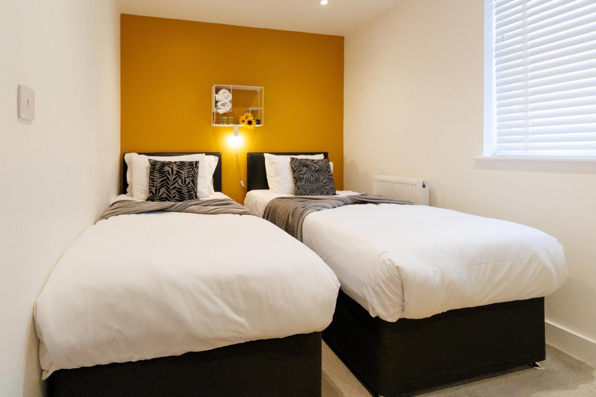 City Centre, Sleeps 7, Stunning Views & Parking, Interconnected Rooms Long Stay Work Contractor Leisure, Diamond Penthouse เคมบริดจ์ ภายนอก รูปภาพ