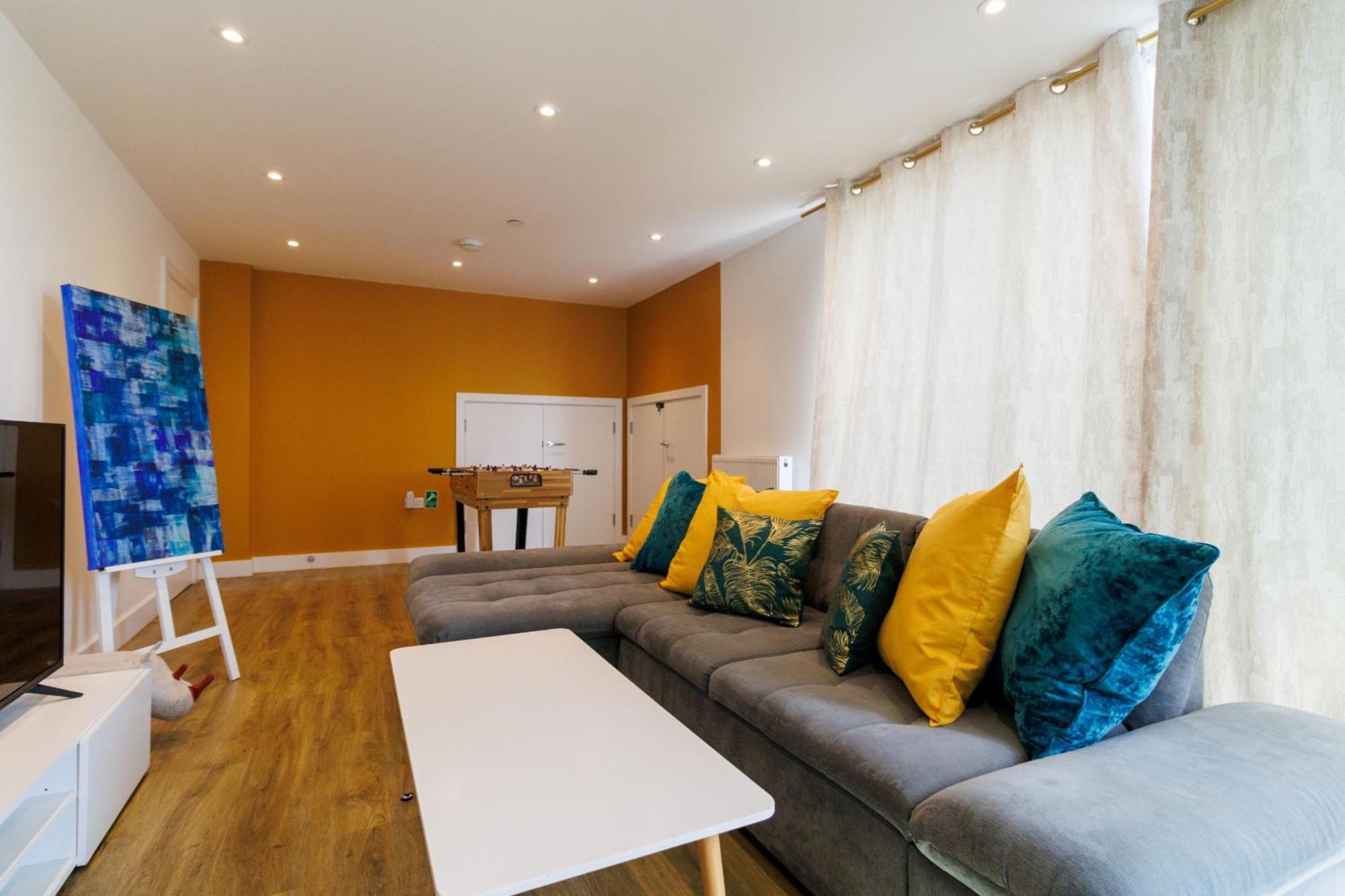 City Centre, Sleeps 7, Stunning Views & Parking, Interconnected Rooms Long Stay Work Contractor Leisure, Diamond Penthouse เคมบริดจ์ ภายนอก รูปภาพ